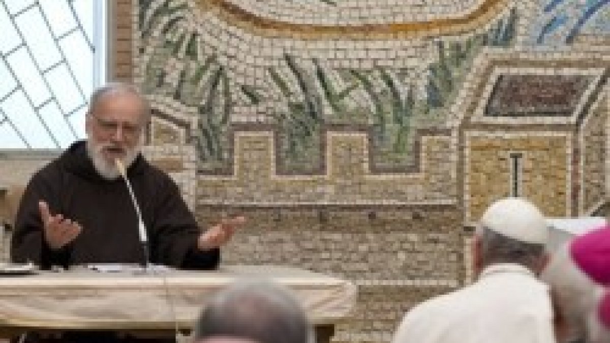 Cantalamessa predica las meditaciones de Adviento a la Curia y al Papa