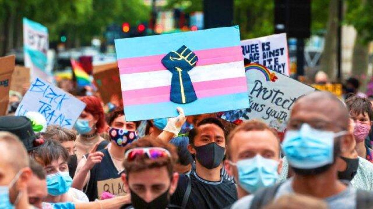 Entre algunas debilidades del wokismo LGBT, Ray Richards destaca que, al contrario que en el aborto, las víctimas de la mutilación y el llamado