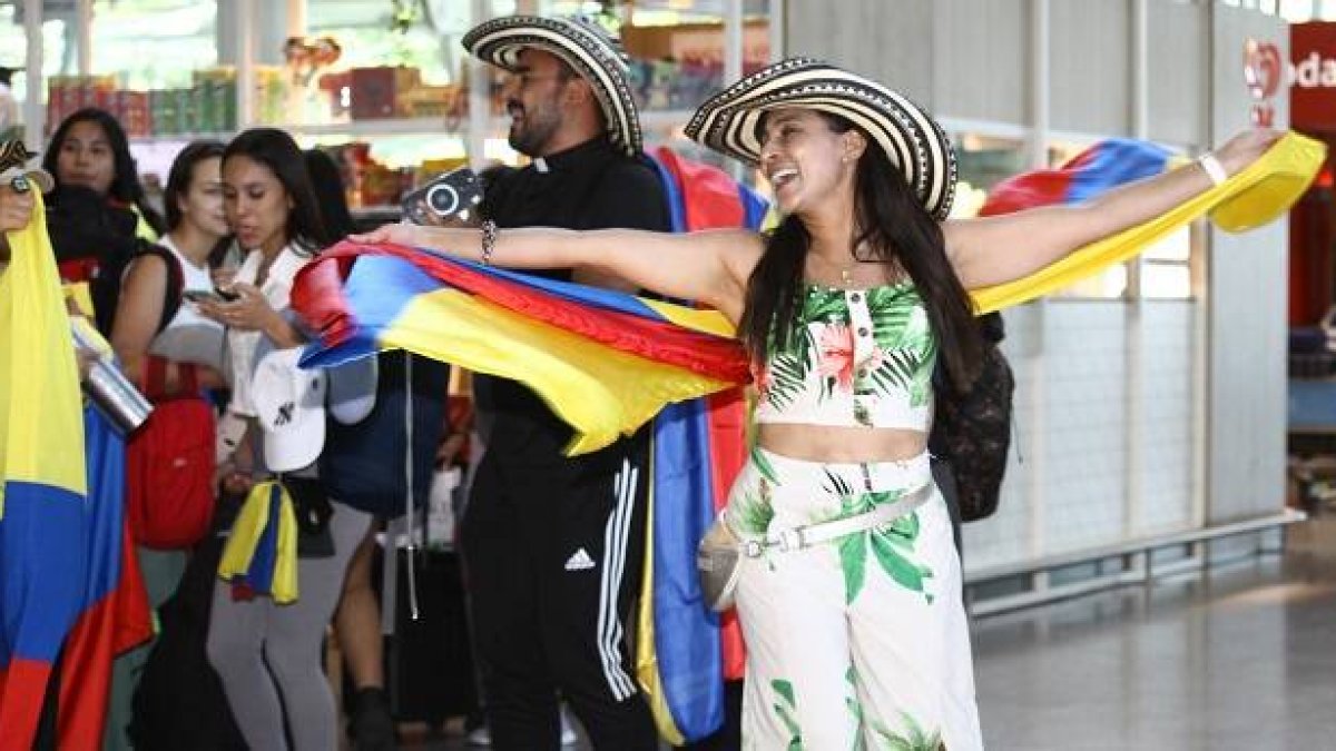 Alegres peregrinos hispanoamericanos llegan a Lisboa... hay más treintañeros que adolescentes