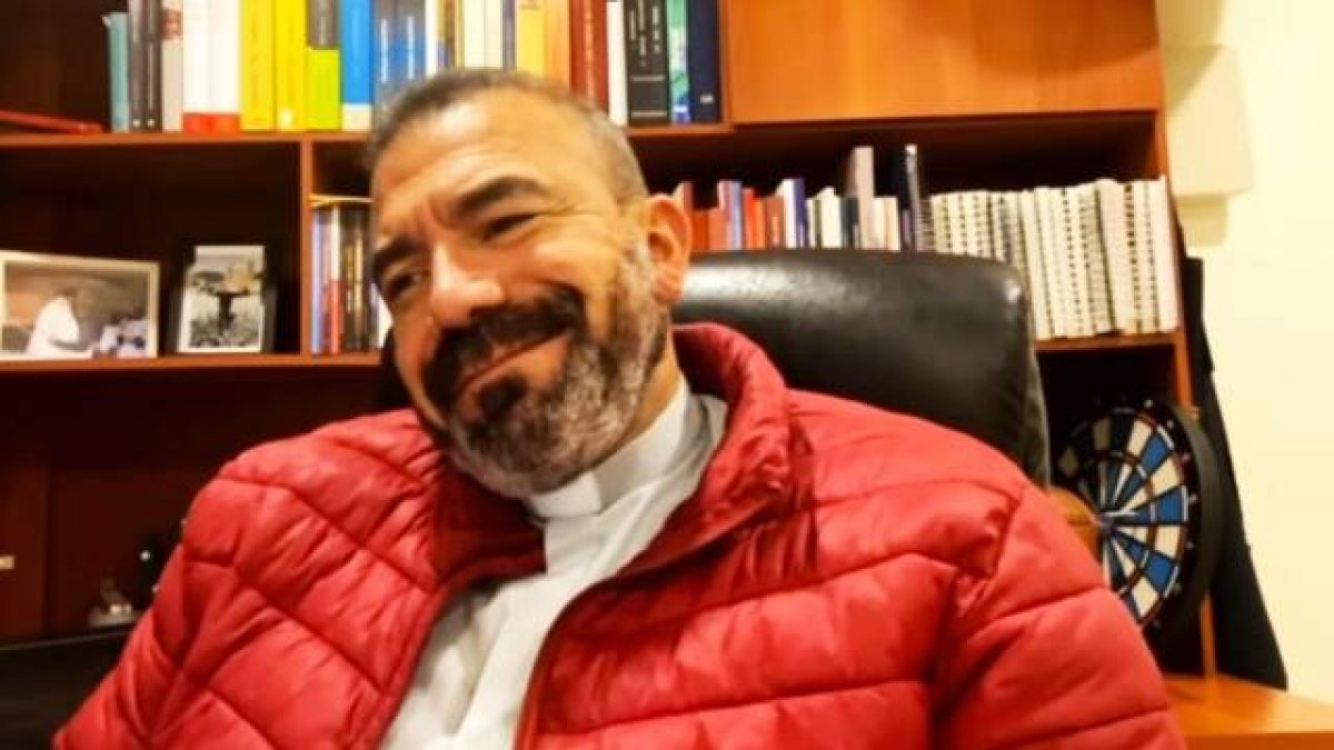 El sacerdote Luis Eduardo Guzmán, representante de la Asociación Internacional de Exorcistas en Colombia, se sincera sobre su calvario personal, las intervenciones de Dios para hacerle confiar en su providencia o los exorcismos desde dentro.