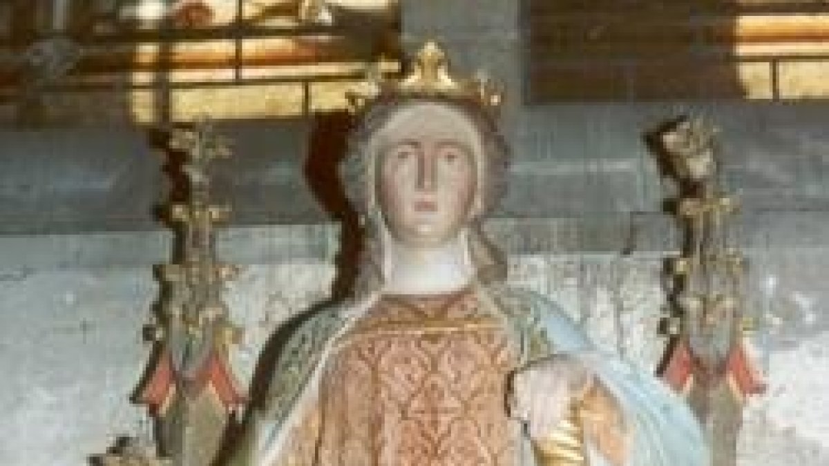 Santa Maxence. Estatua en su santuario.