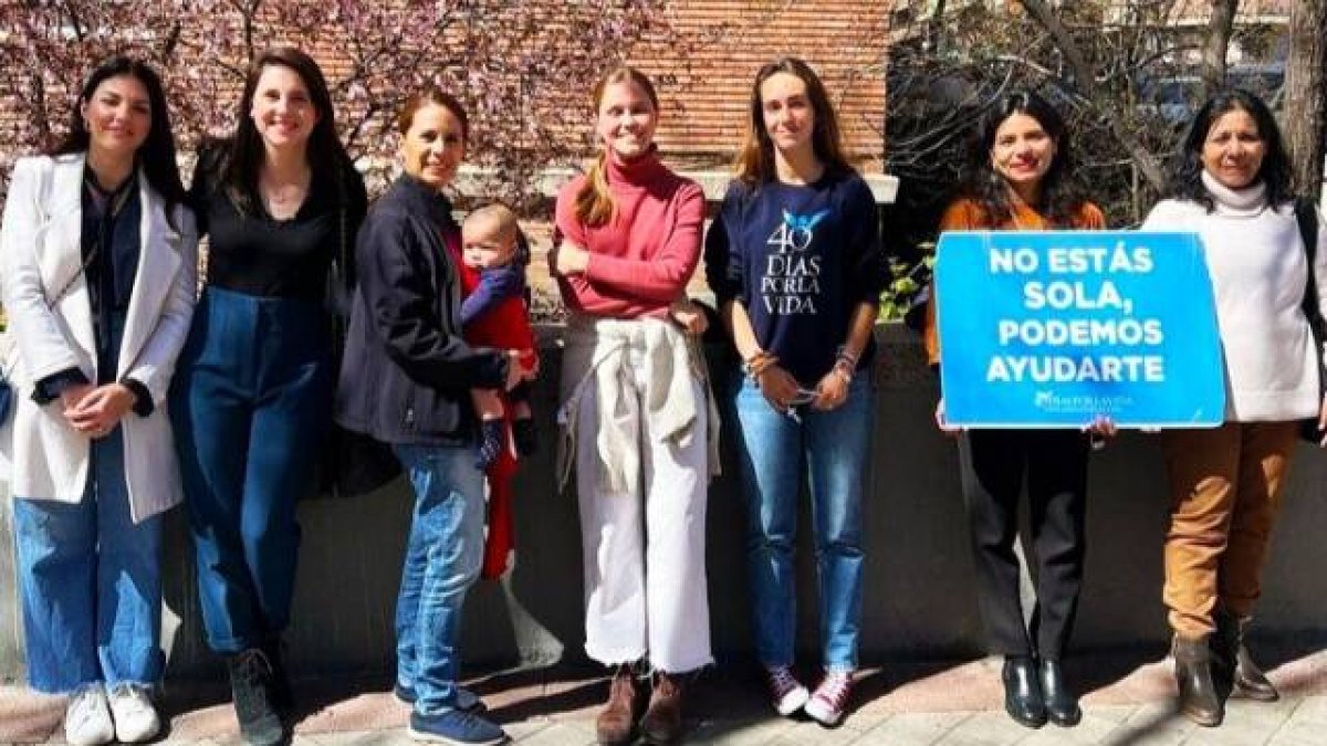 Dos mujeres que iban a abortar