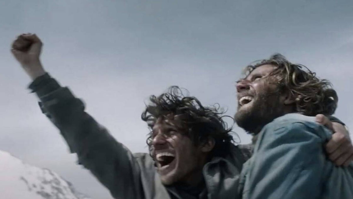 Con un presupuesto de 60 millones de euros, esta coproducción hispano-estadounidense de Netflix, dirigida por el español J. A. Bayona -el de Lo imposible- y para mayores de 16 años (tiene escenas desagradables), es candidata al Oscar.