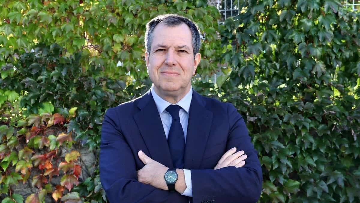 Álex Rosal es el director de Religión en Libertad y autor de 'Despierta y combate a los bárbaros que arruinan tu vida' (LibrosLibres).