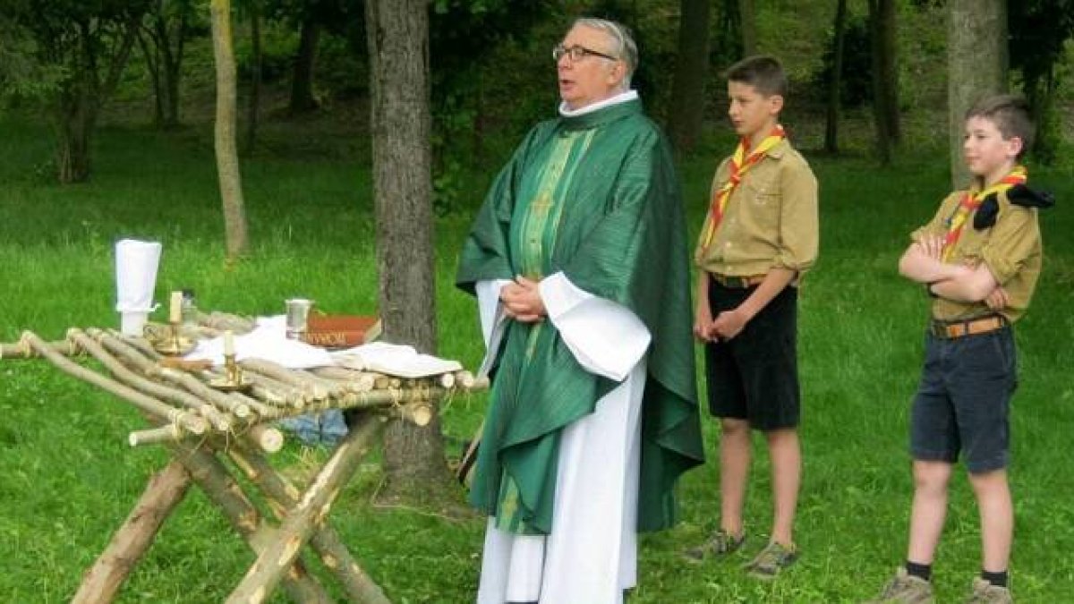 Una misa de campo con Scouts de Europa de Troyes en 2013