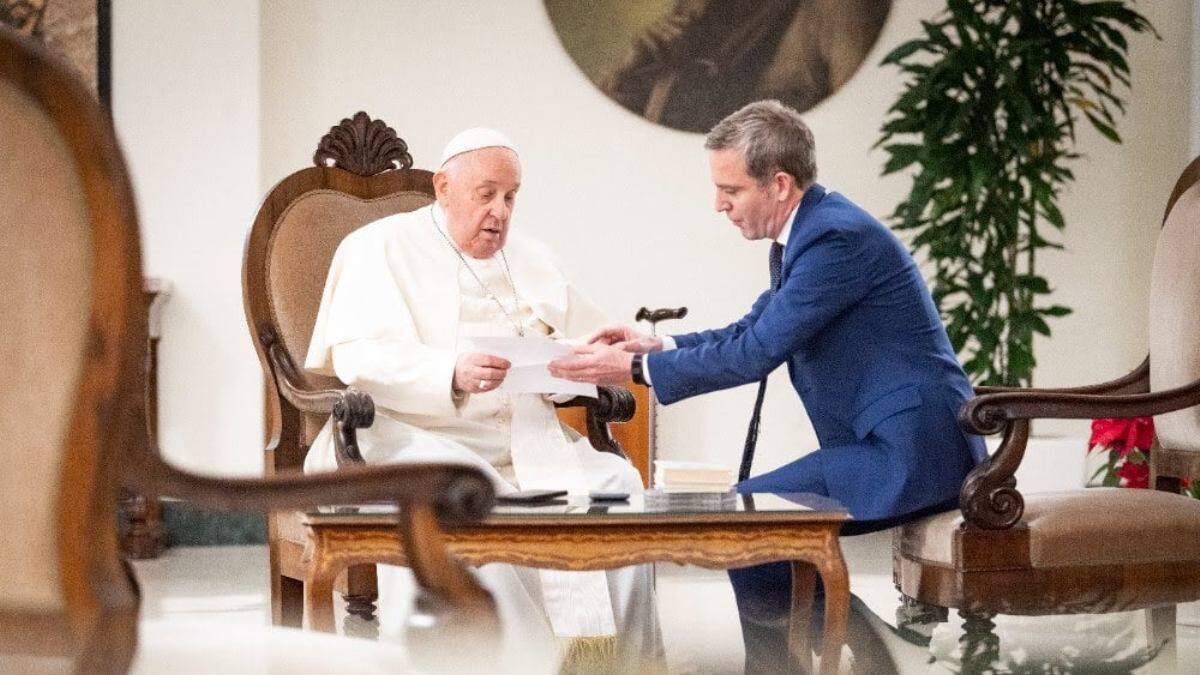 En `El sucesor. Mis recuerdos de Benedicto XVI´, el Papa Francisco detalla su relación y apoyo mutuo con Benedicto XVI durante la convivencia de ambos pontífices en el Vaticano.