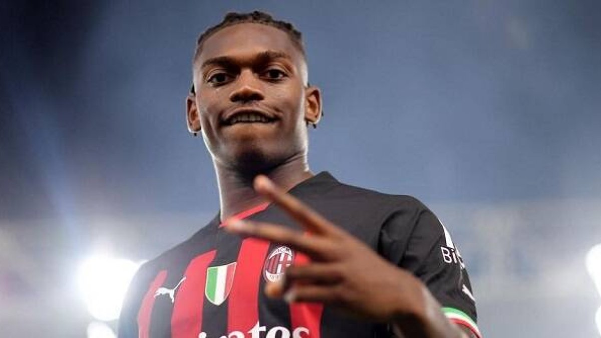Rafael Leao es portugués de ascendencia angoleña, juega en la liga italiana