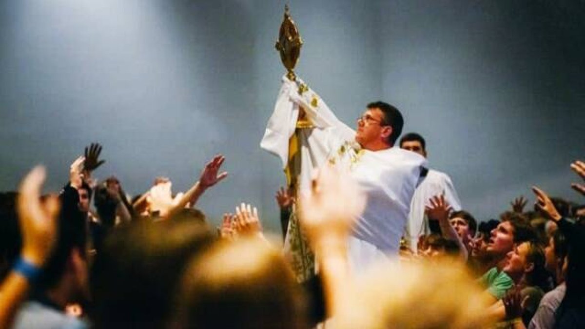 LifeTeen busca acercar los adolescentes a Jesucristo... y anima a invitarlos de muchas formas.