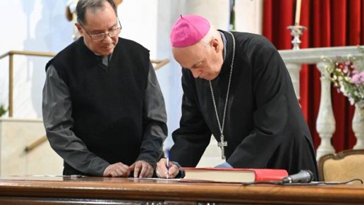 El arzobispo Puiggari de Paraná en el inicio de la causa diocesana de canonización de tres jóvenes