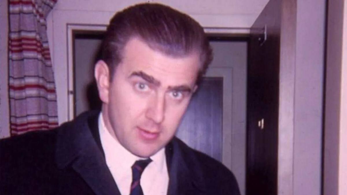 Carlos Alberto Sacheri fue asesinado en 1974 por terroristas del Ejército Revolucionario del Pueblo delante de sus hijos y cuando salía de misa. Tenía 41 años y era uno de los filósofos católicos más influyentes en la Argentina de su tiempo.