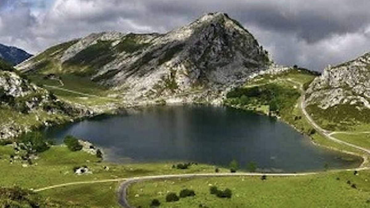 El católico Pedro Pidal impulsó la creación del primer parque nacional español, el Parque Nacional de la Montaña de Covadonga.