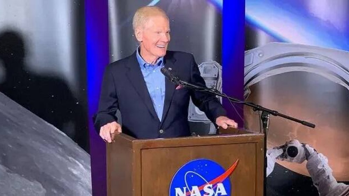 Bill Nelson es el jefe de la NASA y alaba la aportación del Observatorio Vaticano a la ciencia espacial
