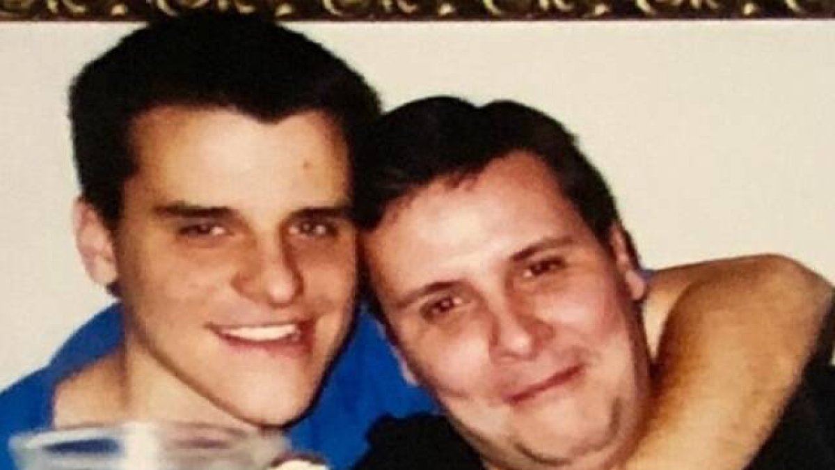 Fausto Marín, a la izquierda, junto a su hermano Vicente, asesinado en los atentados del 11-M de 2004 en Madrid.