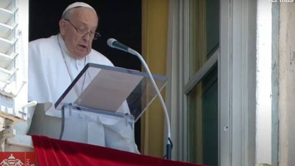 Ángelus del Papa en la Ascensión, anima al intercambio de prisioneros en Ucrania