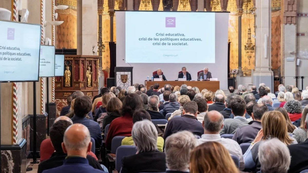 Para mejorar la situación política de Cataluña (más allá de estas elecciones concretas), Corriente Social Cristiana anima a los cristianos interesados en la política y la acción social a apuntarse a la Corriente y participar en esta nueva opción.