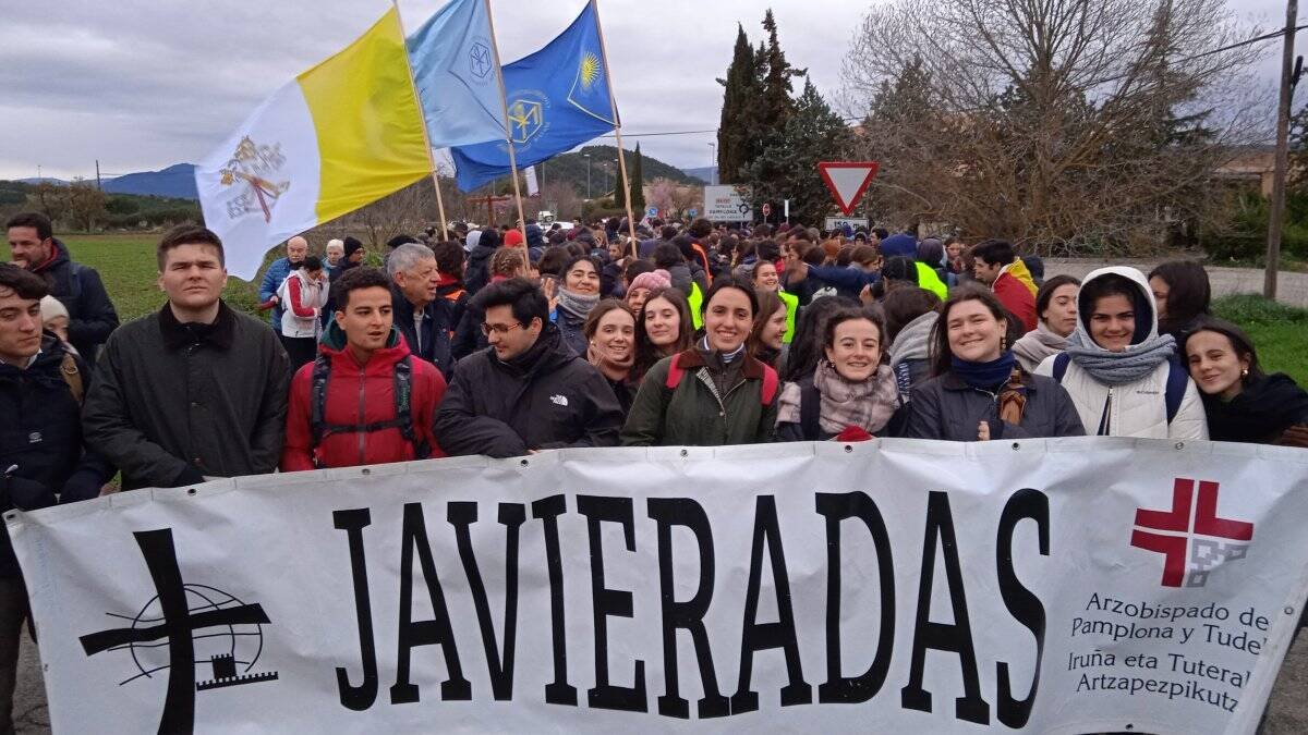 Más de 5.000 peregrinos plantaron cara a las malas predicciones mteorológicas y acudieron un año más a Javier, inaugurando la temporada de peregrinaciones de 2024.