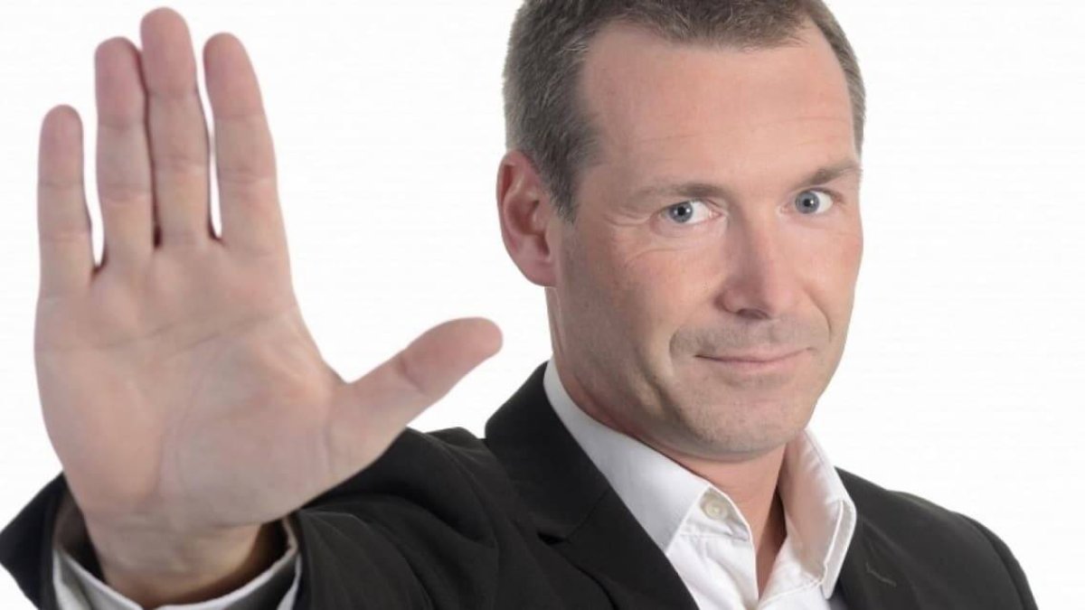 Ante las tentaciones del demonio, que sabe donde atacar, la Iglesia ofrece una serie de armas de defensa.