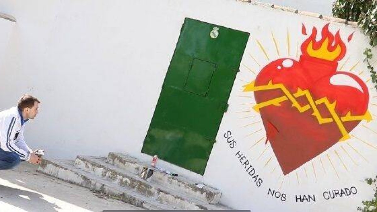 Christian, graffitero de Madrid, pintó este Sagrado Corazón en 2019 en Ciempozuelos