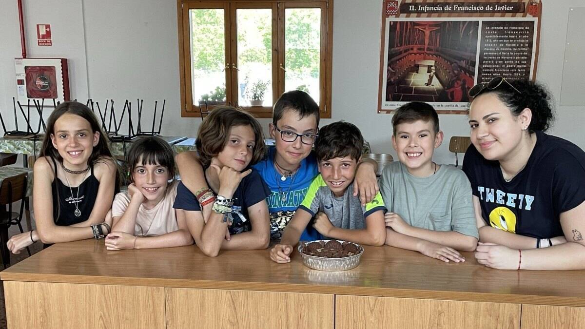 Un grupo de niños en el campamento de Infancia Misionera de 2023 en Javier, Navarra.