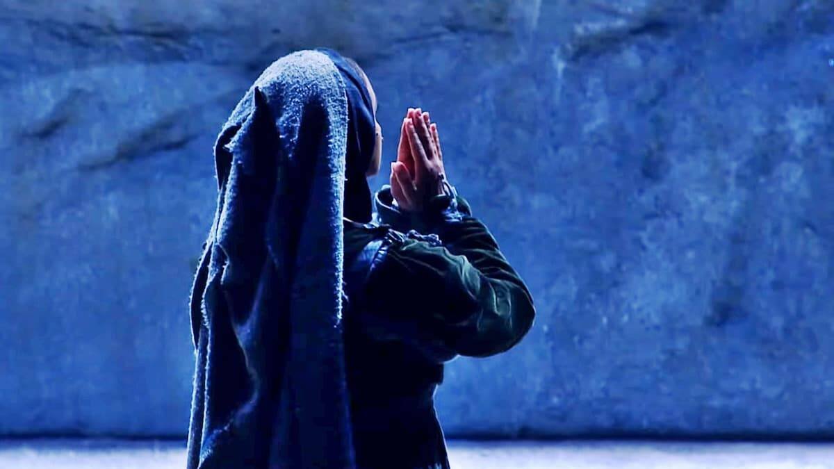 Una escena de la obra musical 'Bernadette de Lourdes', que desde 2019 lleva en gira por todo el mundo la historia de la aparición mariana más célebre del siglo XIX.