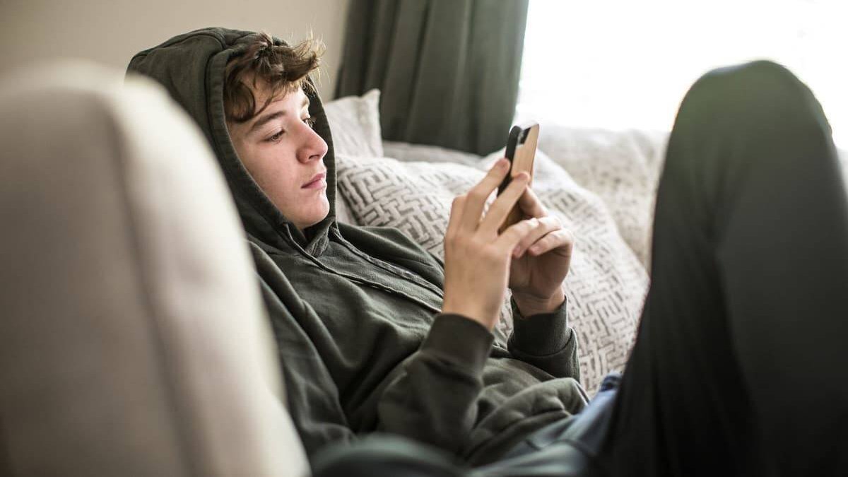 El consumo de pornografía está, según las estadísticas, extendido entre la mayoría de los adolescentes.