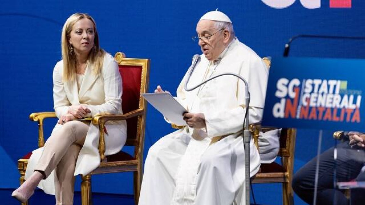Meloni escucha al Papa en los III Estados Generales sobre la Natalidad, tema tabú en España
