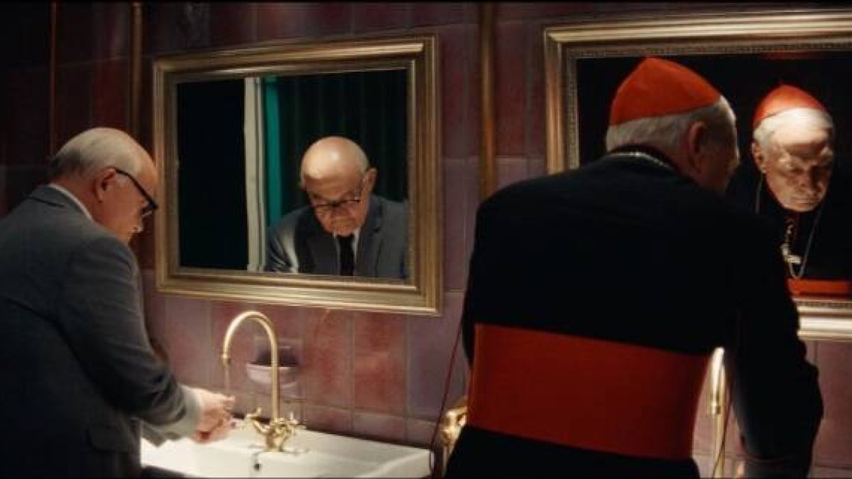 Una escena icónica de la película El Primado de Polonia, con el líder católico y el comunista