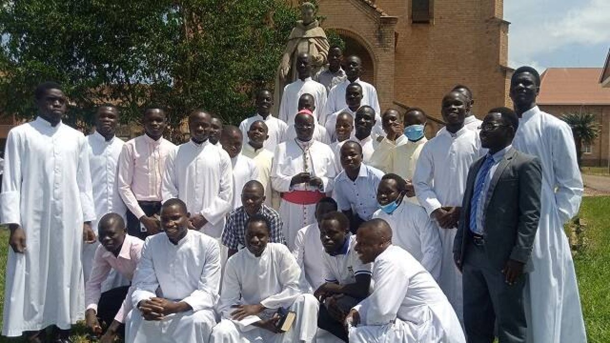 Seminario de Katigondo en Kampala - la colecta de Vocaciones Nativas apoya los seminarios en misiones