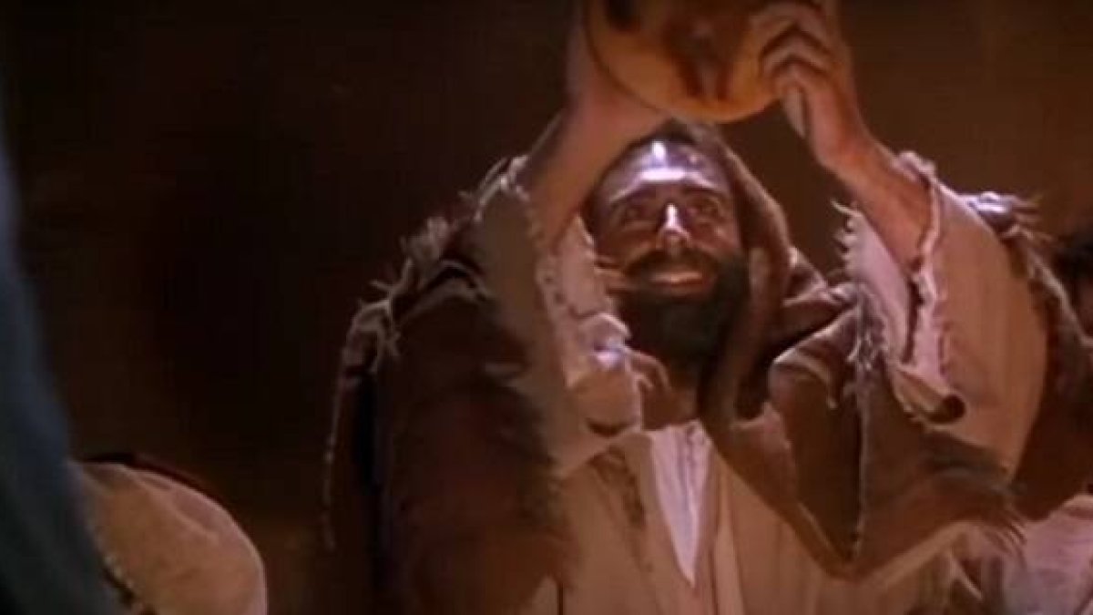 Bruce Marchiano interpreta a Jesús en la Última Cena en su película de 1993