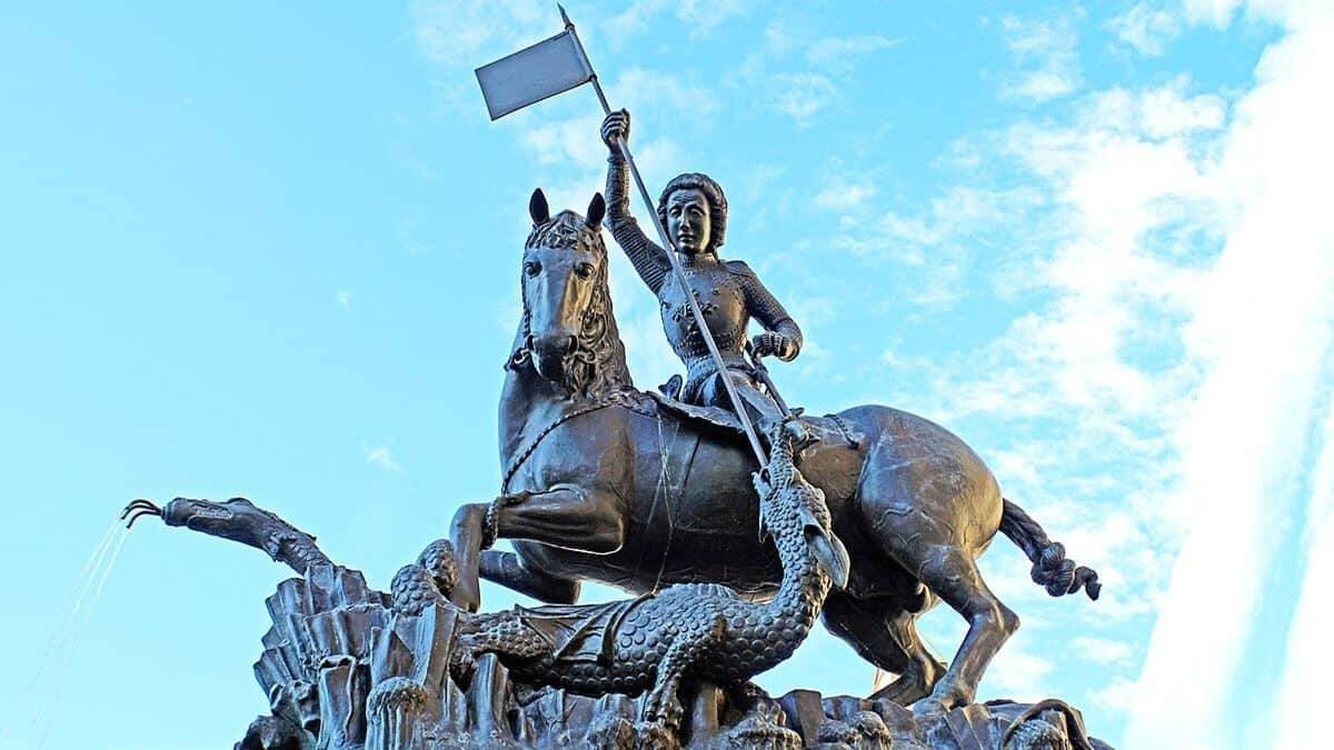 Monumento a San Jorge en el Castillo de Praga (República Checa), que data de 1373. Foto: Archer10 (Dennis), Flickr, Wikipedia.