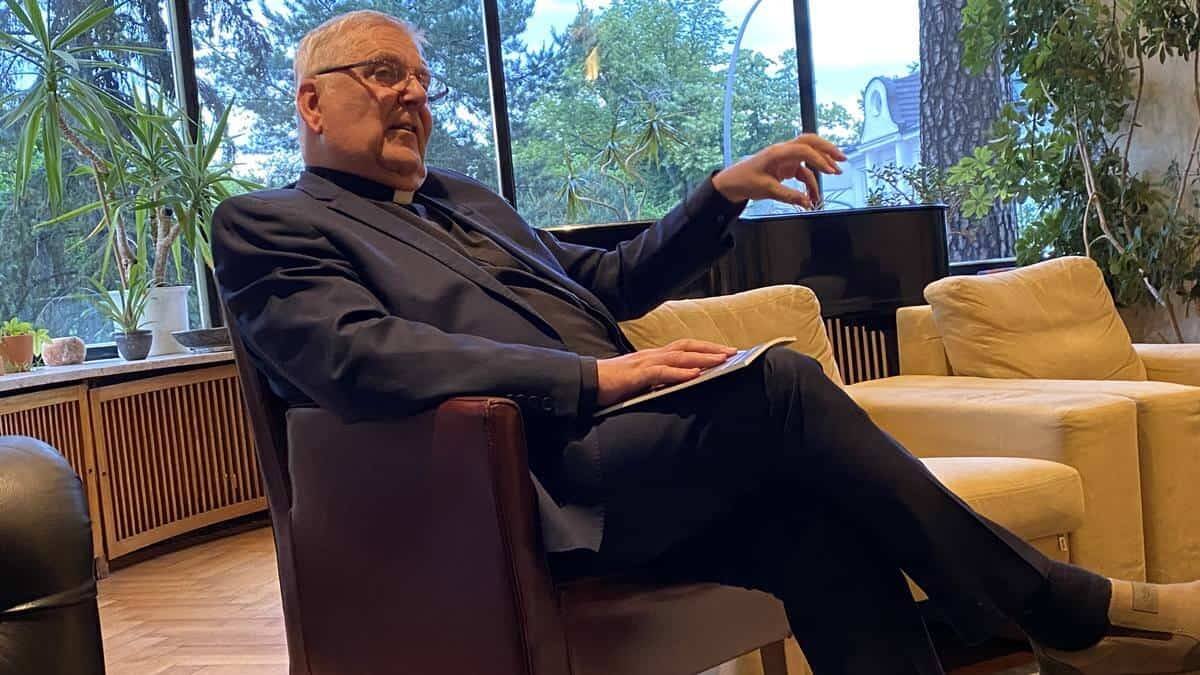 El sacerdote Josef Rudolf recuerda bien la crudeza de la vida de los católicos bajo el régimen comunista de la Alemania Oriental. Foto: Wolfgang Hanuschik.