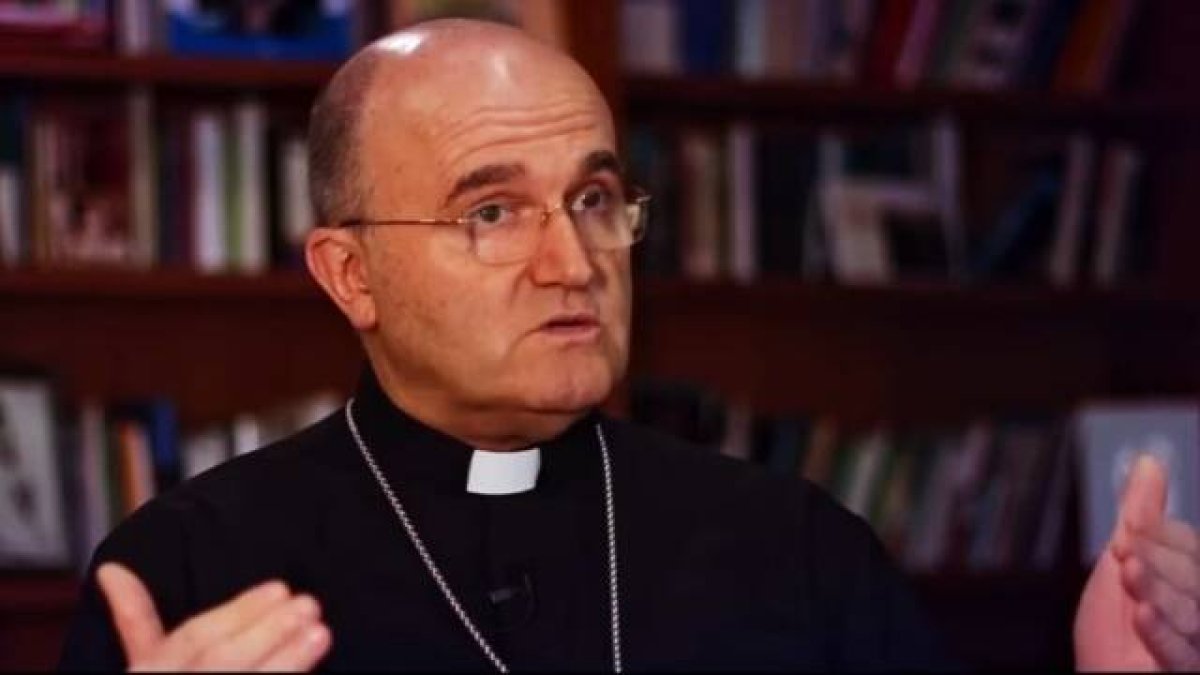 El obispo Munilla publica su recomendación anual de lecturas para el próximo verano, con 36 obras y 9 secciones.