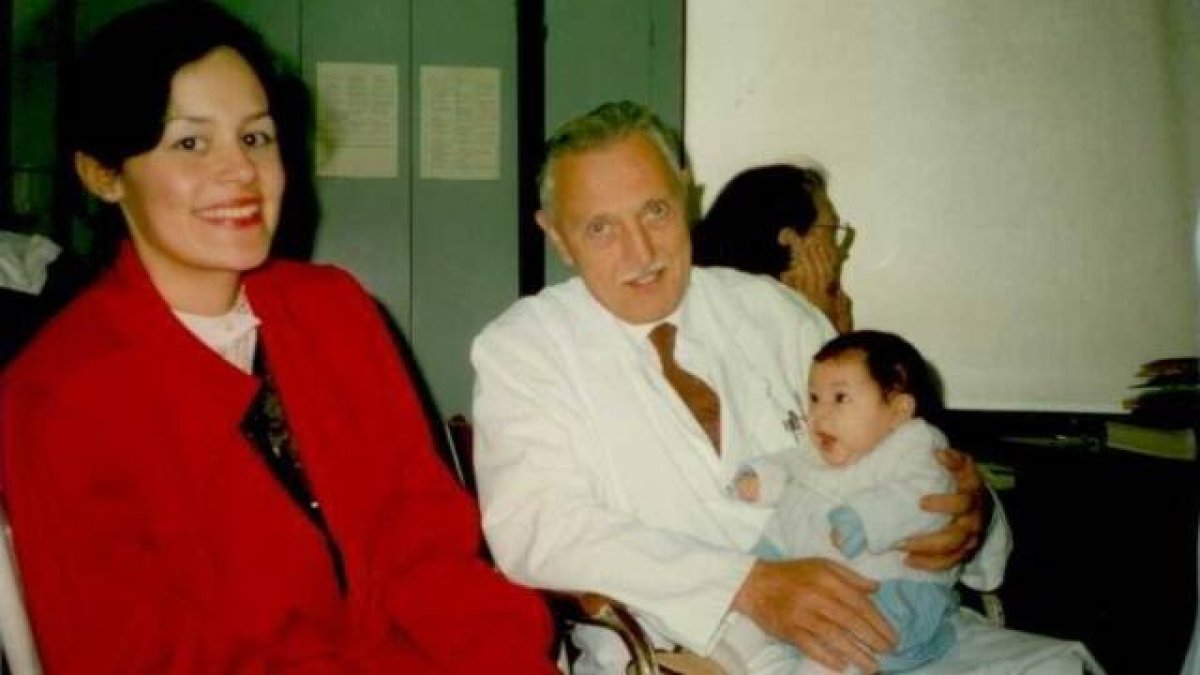María Pilar Calva se trasladó a París para estudiar con Lejeune pero muy alejada de sus convicciones: el genetista acabó haciendo mella en ella, regresó a la fe y hoy es una referente provida.