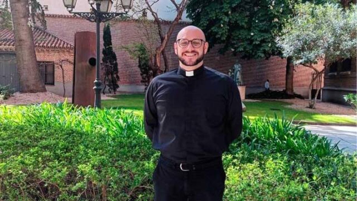 El único deseo de Borja, seminarista, es ser el sacerdote