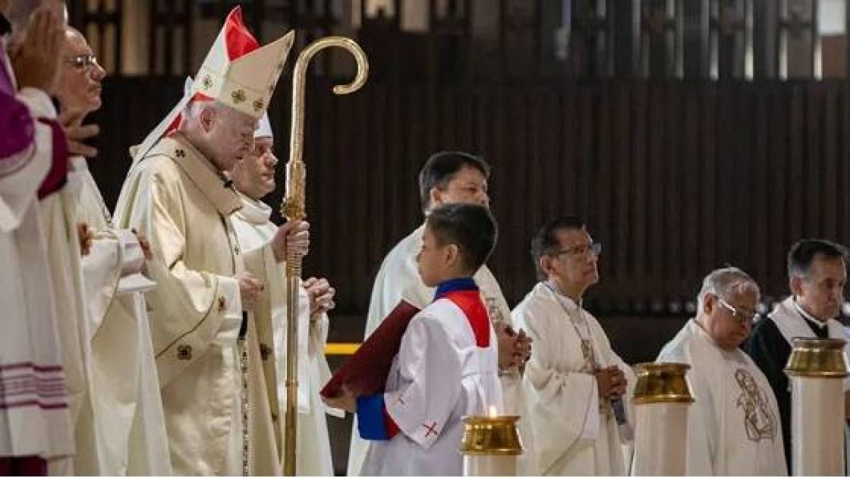 El cardenal Aguiar consagra la diócesis de México a la Trinidad y el Inmaculado Corazón de María