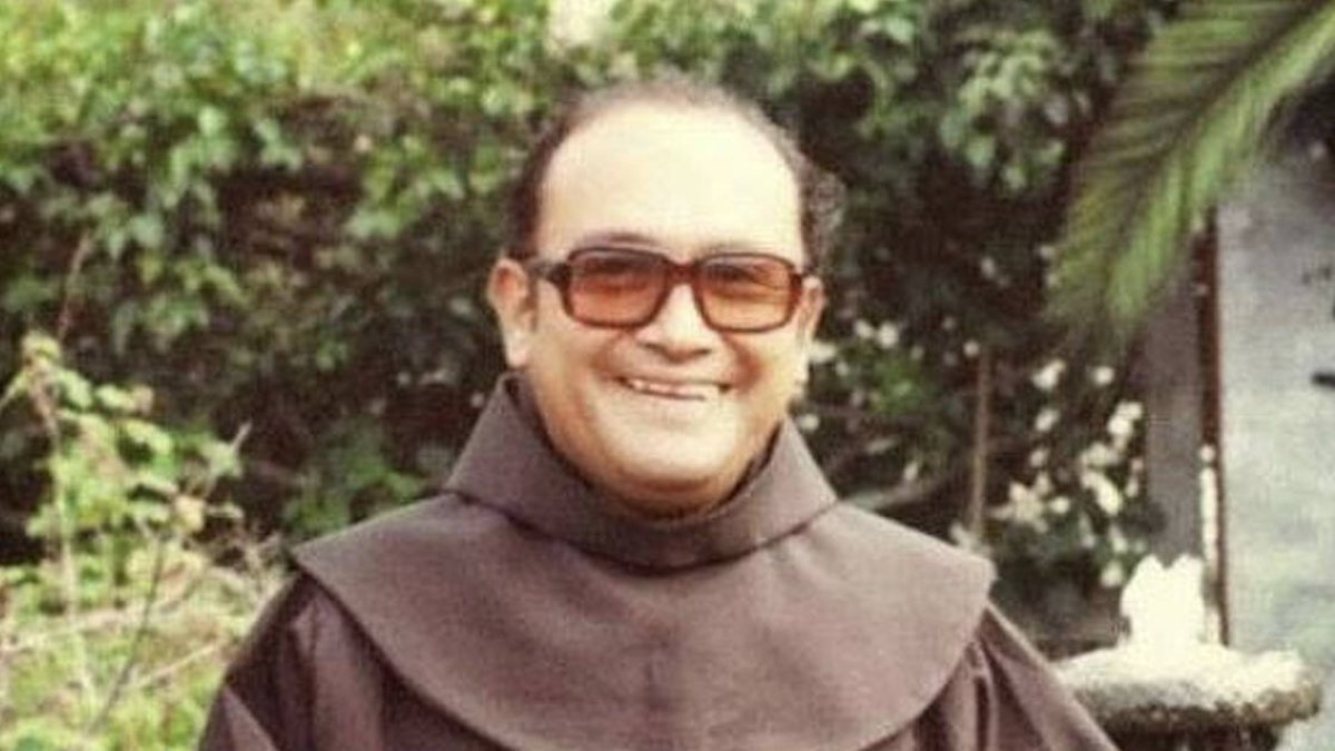 Conocido por su programa de radio y su trabajo por los pobres, animó a los jóvenes a aprender música. Nunca estuvo asociado con grupos marxistas. Se cree que fue asesinado por las fuerzas de seguridad del estado.