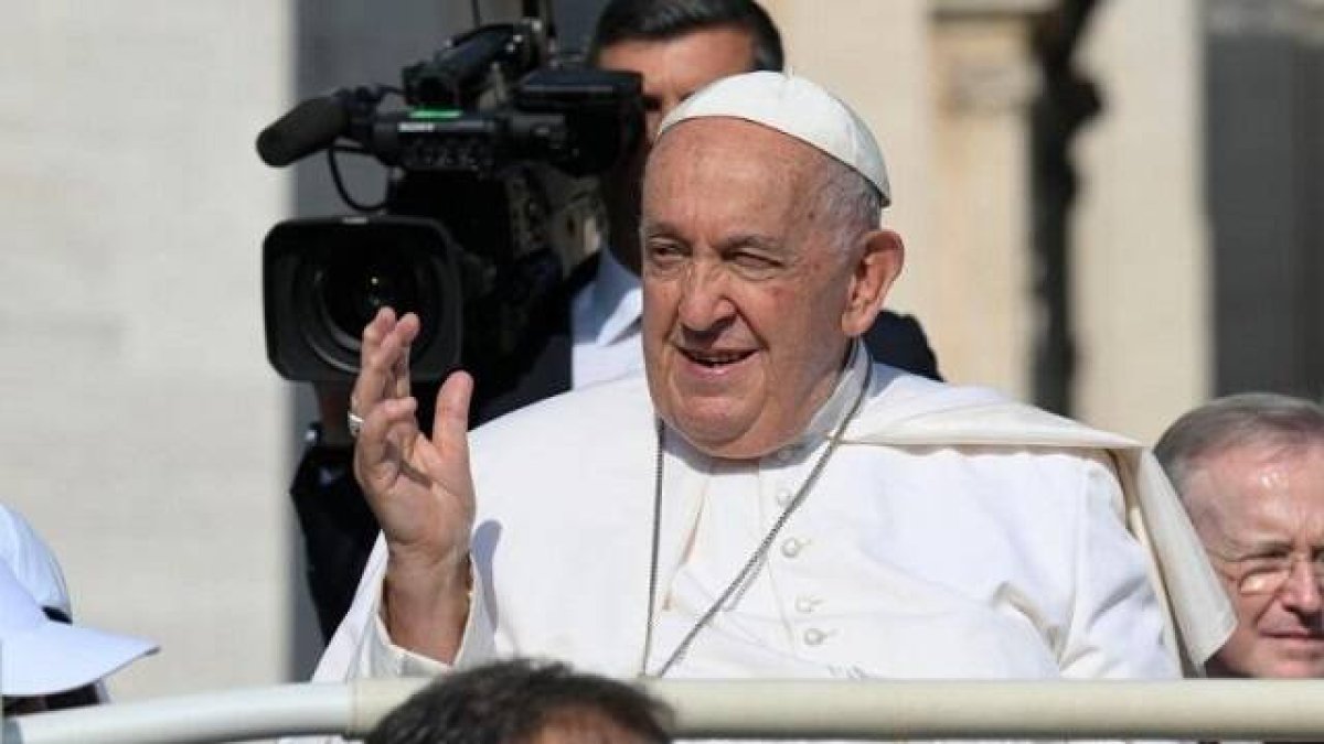 El Papa Francisco en la última audiencia pública de mayo en la Plaza de San Pedro