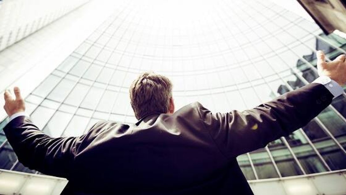 Los negocios no son solo negocios, hay una dimensión moral e incluso espiritual al invertir - foto Razvan Chisu, en Unsplash