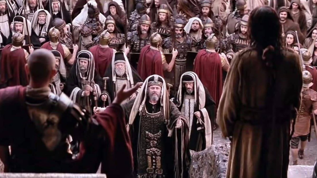 Jesús ante Pilatos en 'La Pasión de Cristo' (2004) de Mel Gibson.