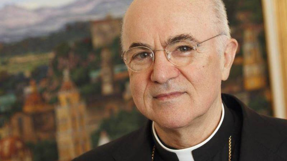 El arzobispo Carlo Maria Viganò ha declarado varias veces que no reconoce a Francisco como Papa.