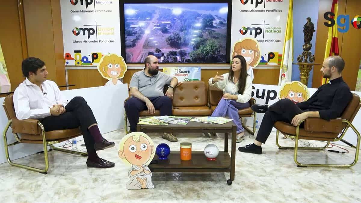 Tertulia Supergesto: de izquierda a derecha en la foto, Lucas Calderón, Fran Pinilla, Mónica Marín y Quique de Arteaga.