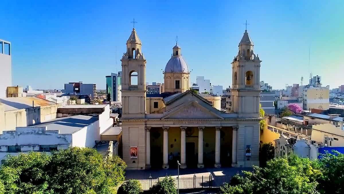 La catedral de Santiago del Estero, nueva sede primada de la Iglesia argentina. Imagen: captura canal Diario Panorama (Youtube).