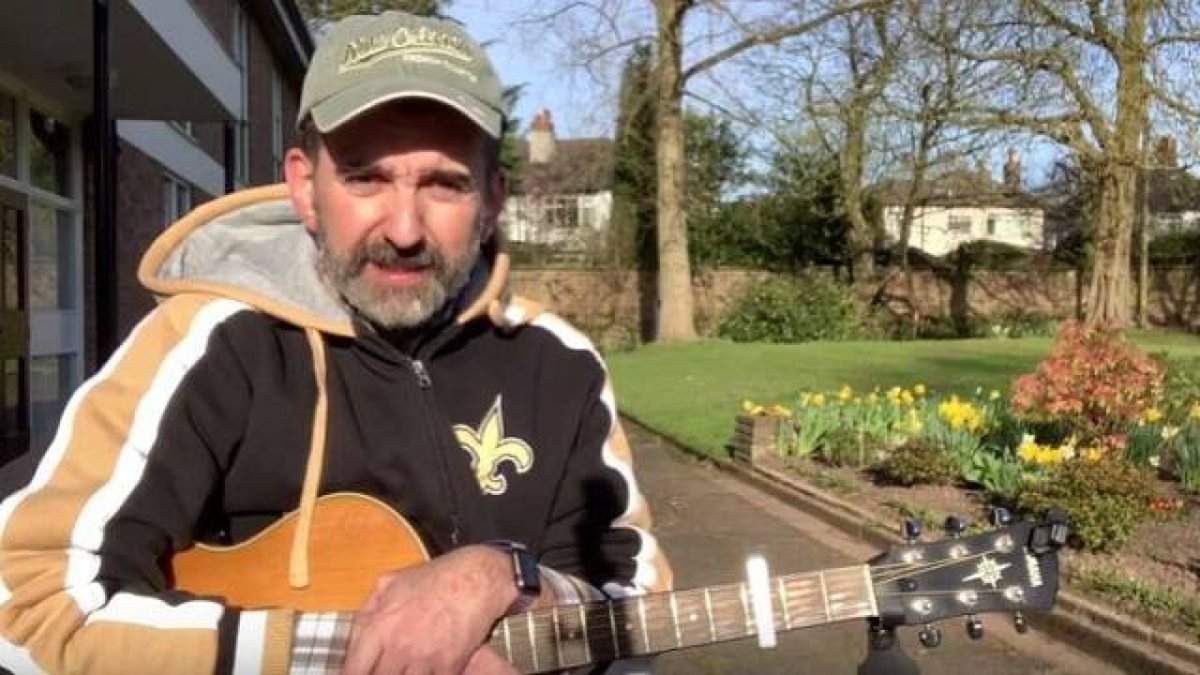 James Hayes es religioso menesiano, hace pastoral juvenil y musical y ha sido capellán en la Villa Olímpica de París 2024