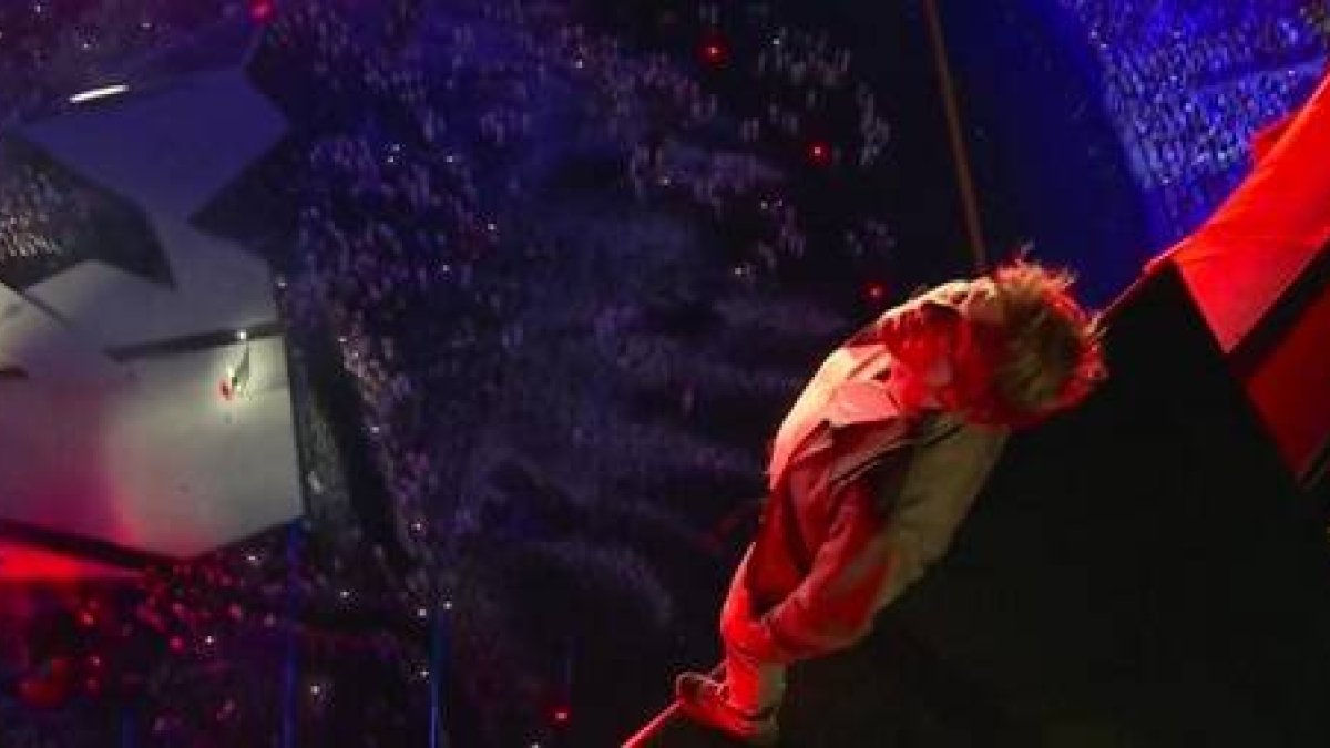 Tom Cruise se lanza con un cable desde lo más alto del Stade de France en la clausura de los Juegos París 2024