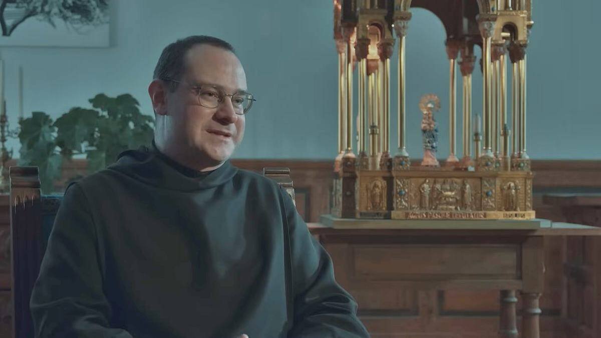 Dom Santiago Cantera, en un momento de su intervención en el documental 'Valle de los Caídos' de Terra Ignota.