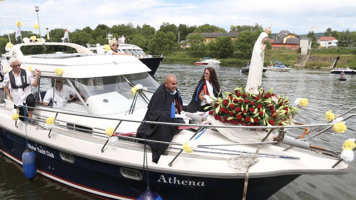 En Austria tienen una tradición especial: las peregrinaciones en barco. Miles de católicos participan el 15 de agosto en las procesiones por el lago Wörthersee y el lago de Constanza.