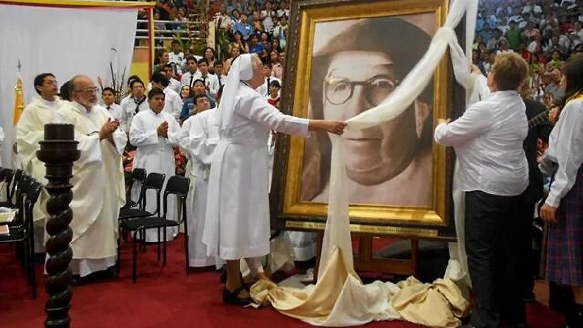 Una escena de la beatificación de María Troncatti en 2012, pronto será canonizada