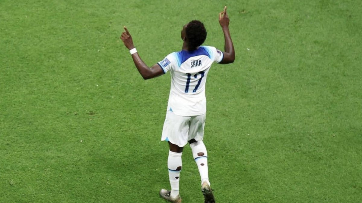 Bukayo Saka dijo a los periodistas que lee la Biblia