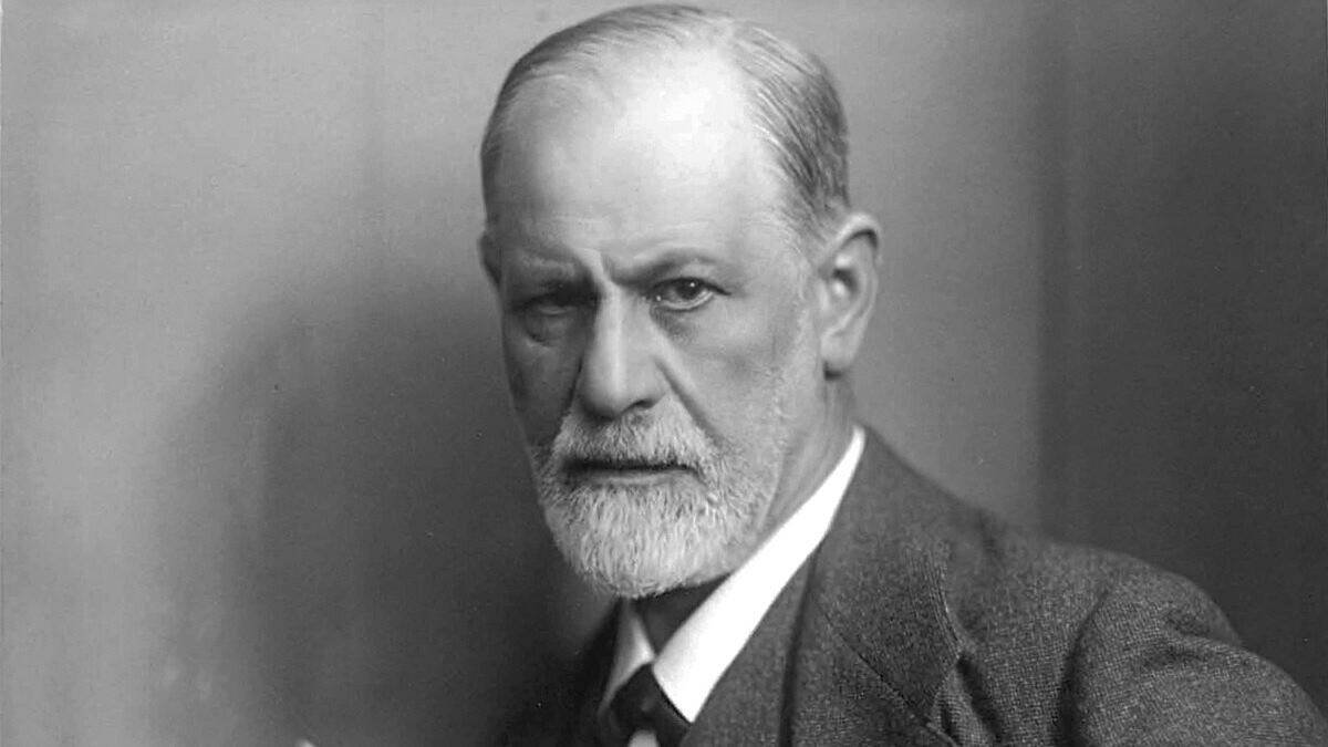 Sigmund Freud (1856-1939) en torno a 1921, en un retrato de Max Halberstadt, su fotógrafo y yerno.