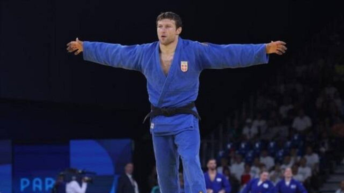 Nemanja Majdov, judoka serbio sancionado por hacer la señal de la cruz